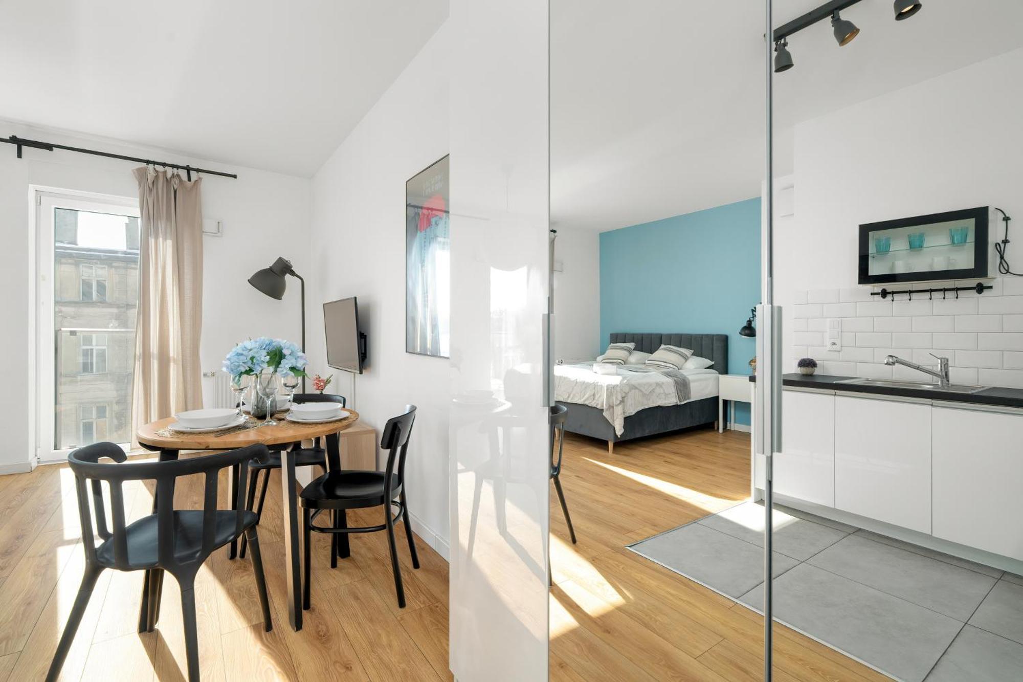 Klimatyczne I Nowoczesne Studio Very Berry W Poznaniu By Noclegi Renters エクステリア 写真